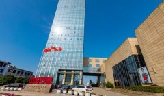 罗蒙集团蝉联2025中国服装行业巅峰荣耀