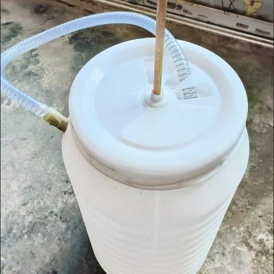 新农村旱厕改造蹲便器脚踏式按压式冲水桶压力罐专用压水桶